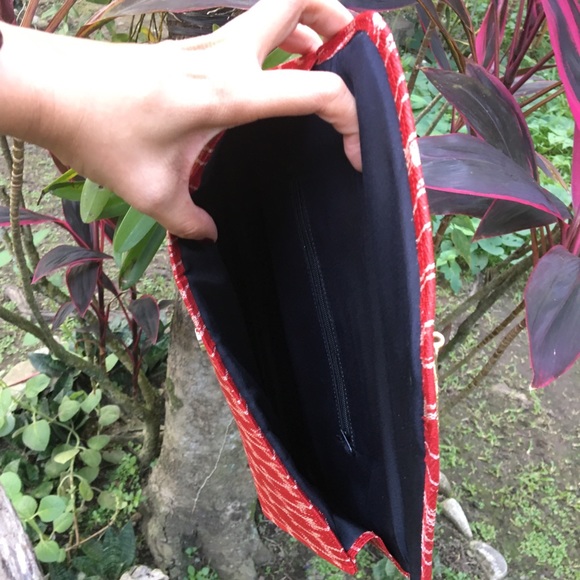 Red Abaca T’nalak Ikat Fabric Envelope Clutch - Picture 6 of 6